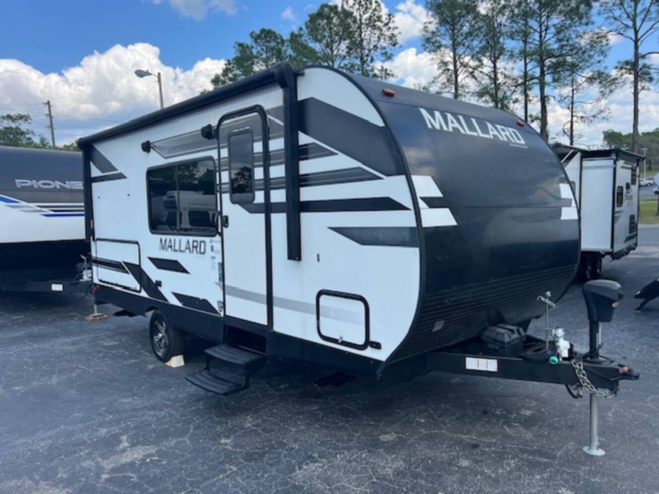 A photo of this 2021 Heartland Mallard M180BH