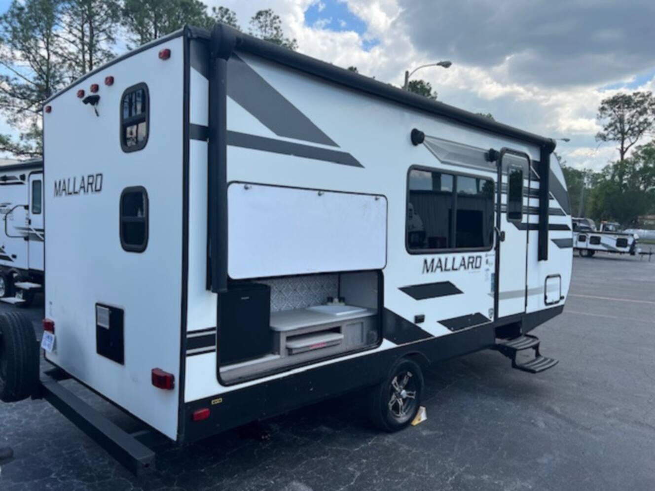 A photo of this 2021 Heartland Mallard M180BH
