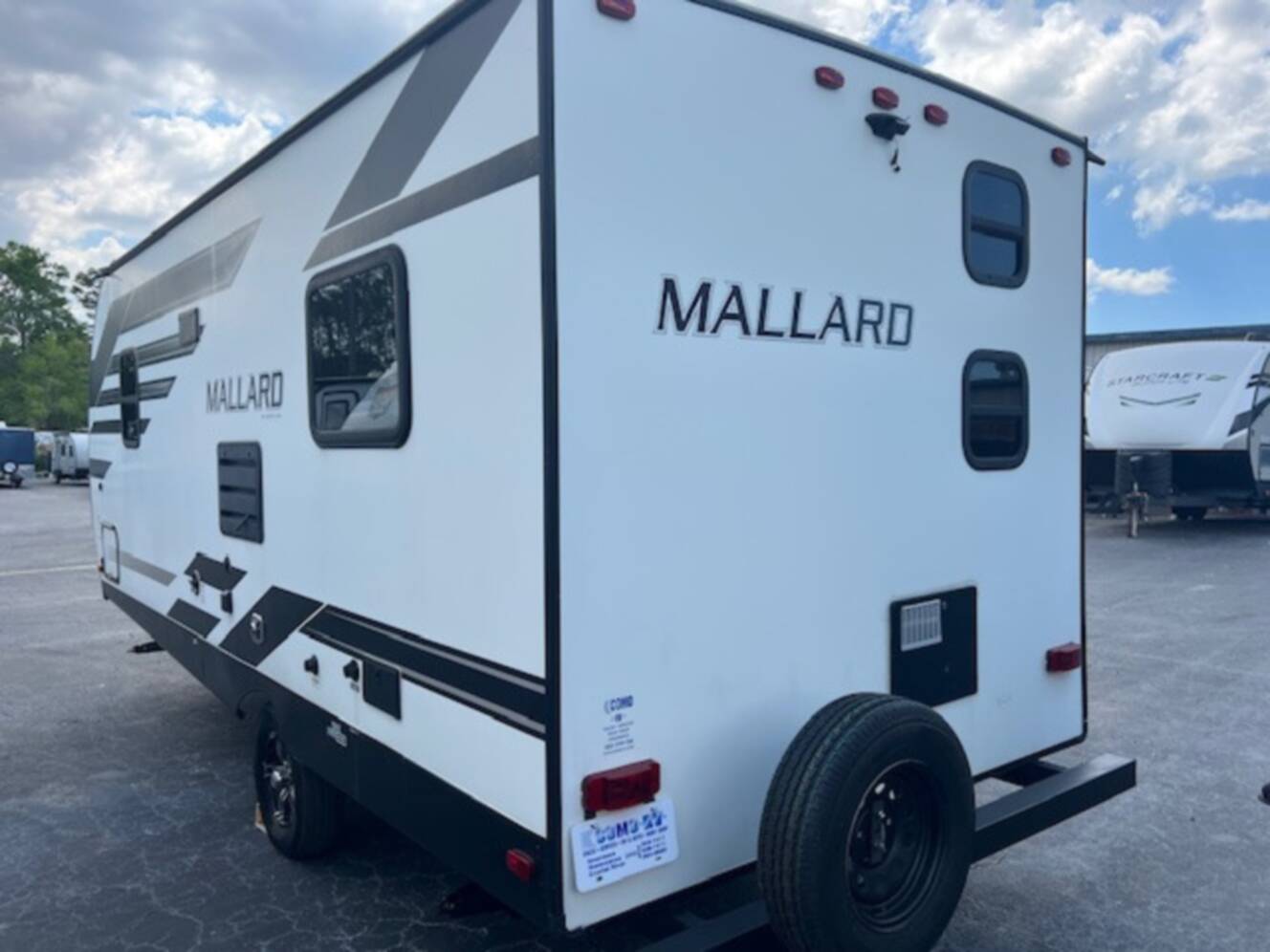 A photo of this 2021 Heartland Mallard M180BH