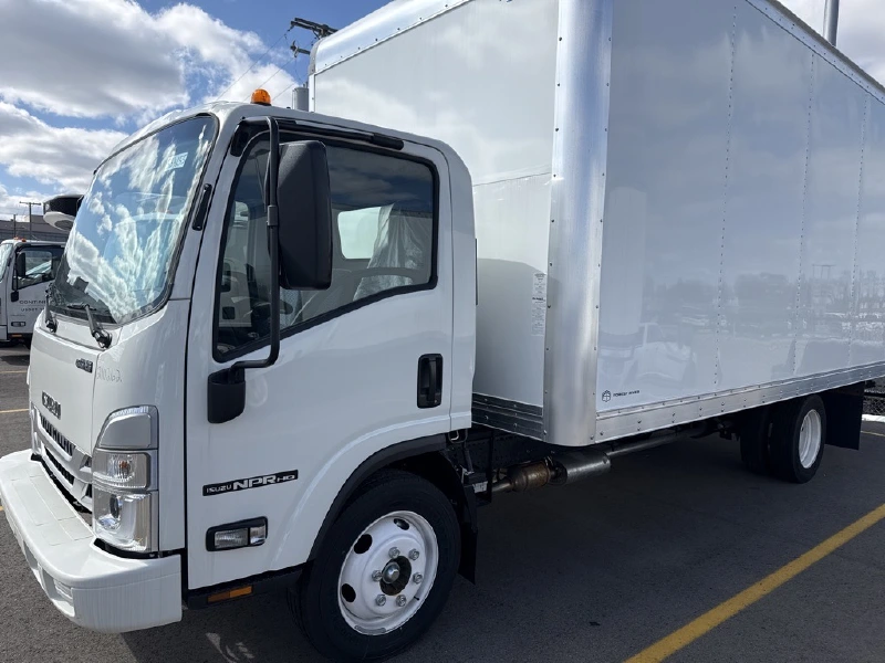 2025 ISUZU NPR HD