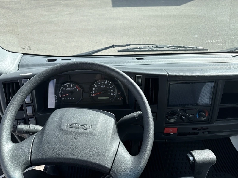 2025 ISUZU NPR HD