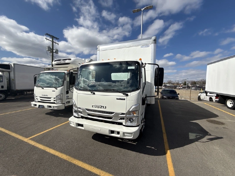 2025 ISUZU NPR HD