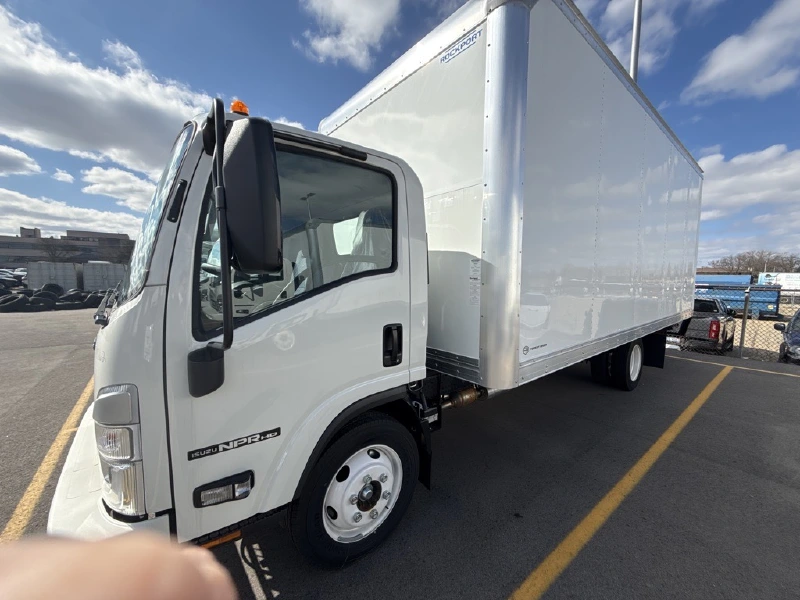 2025 ISUZU NPR HD