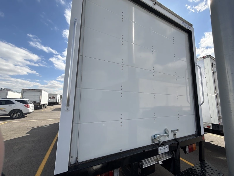 2025 ISUZU NPR HD