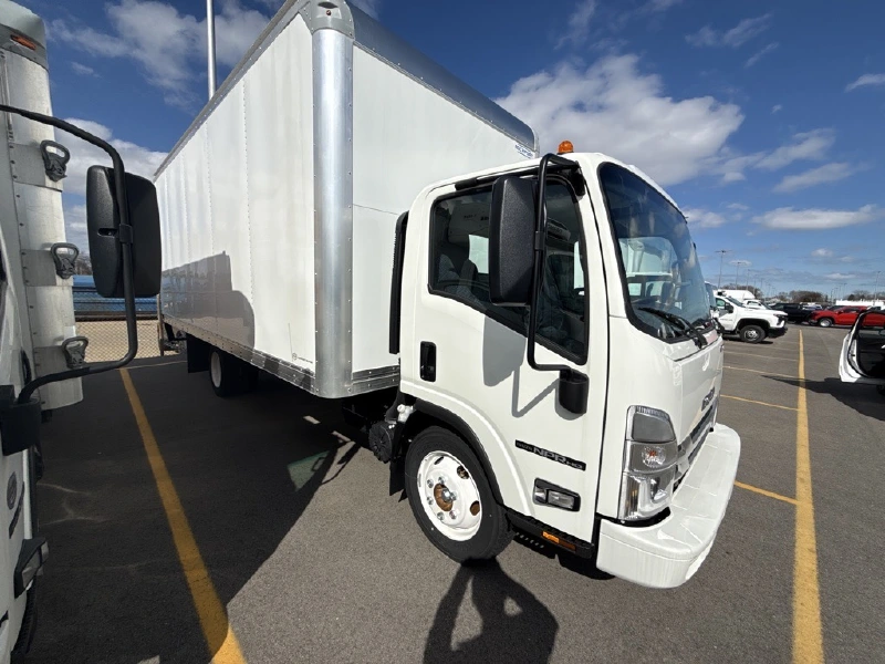2025 ISUZU NPR HD