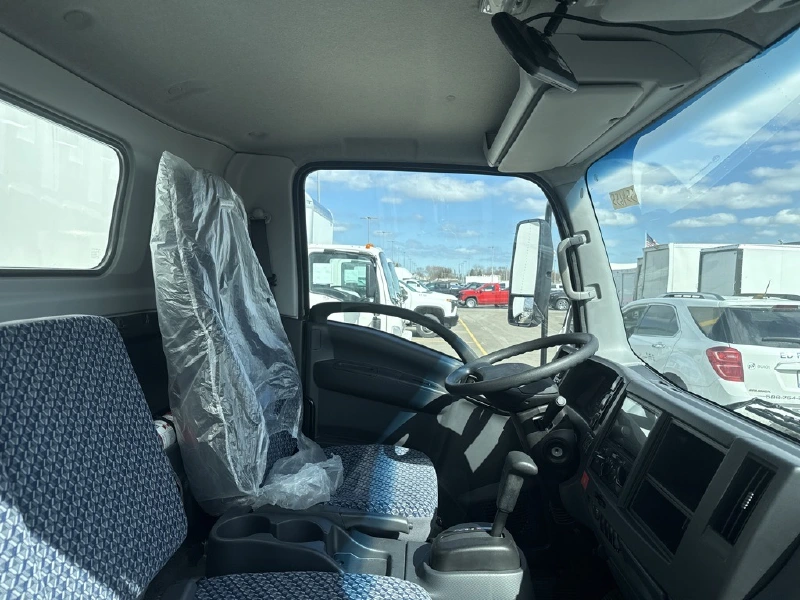2025 ISUZU NPR HD