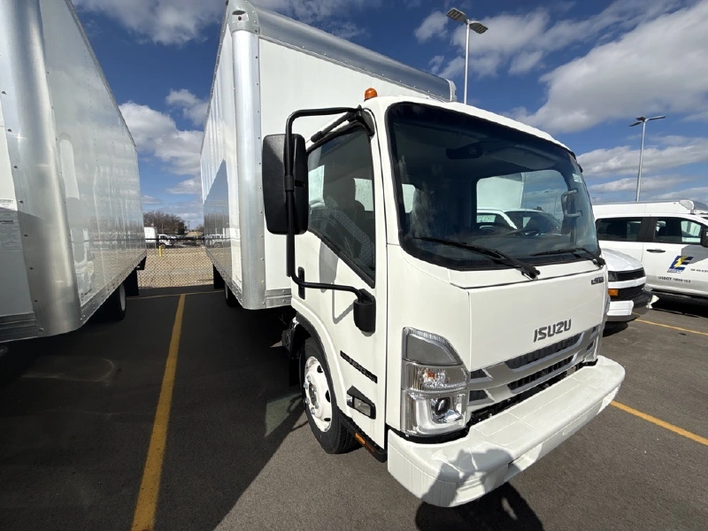 2025 ISUZU NPR HD