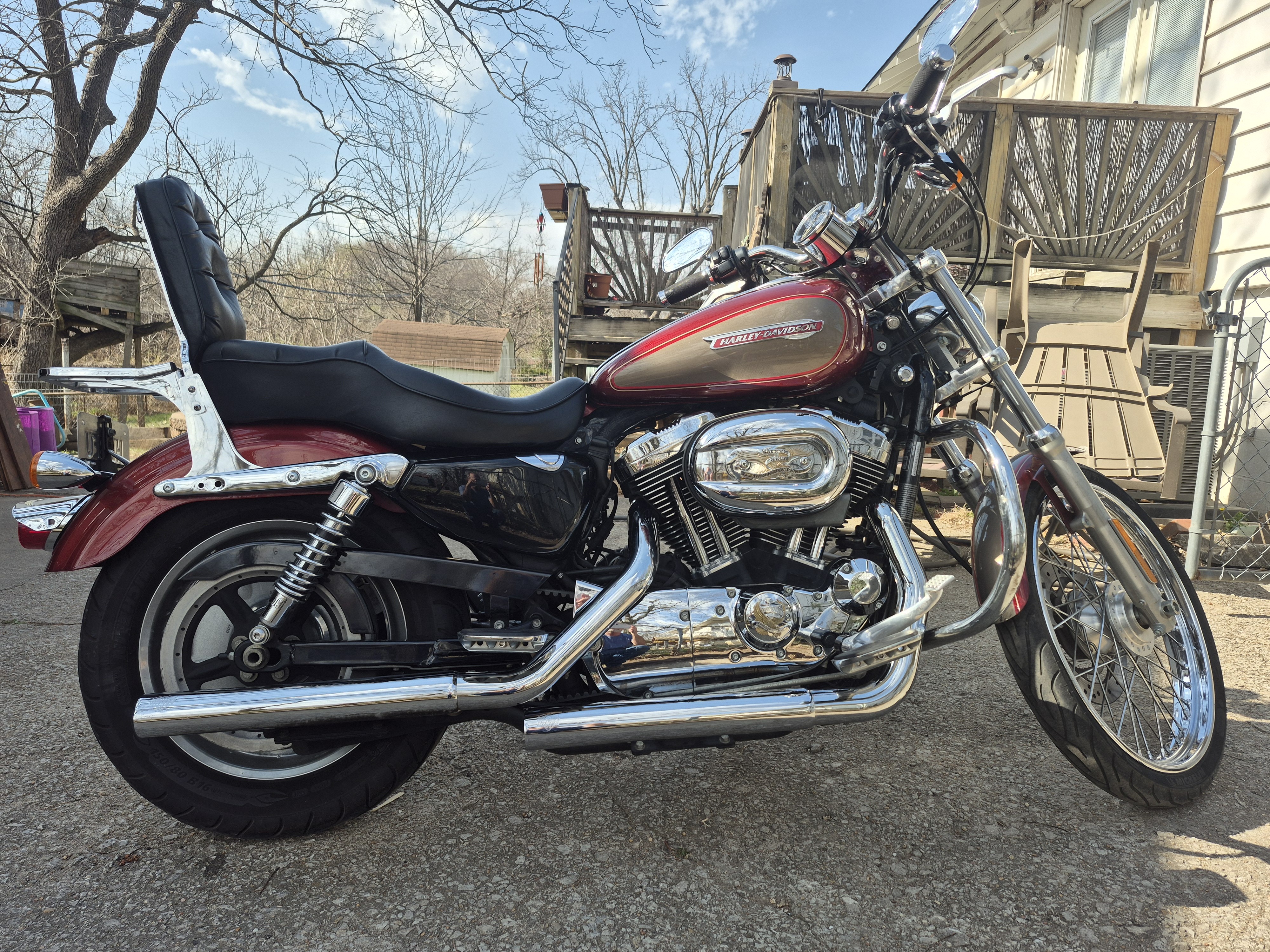 2009 Harley-Davidson SPORTSTER 1200 CUSTOM XL1200C Cruiser motorcycle