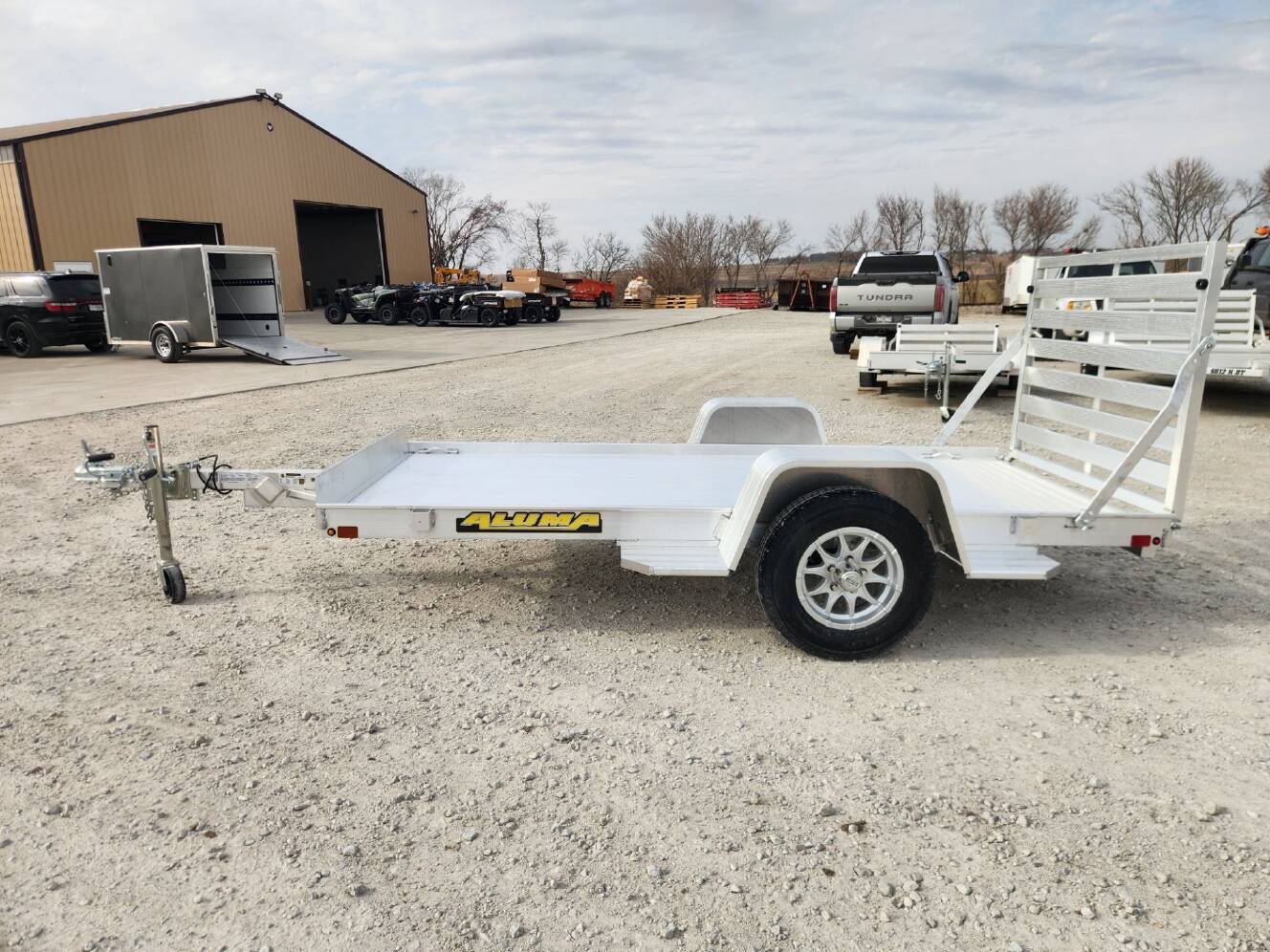 A photo of this 2027 Aluma 5410S