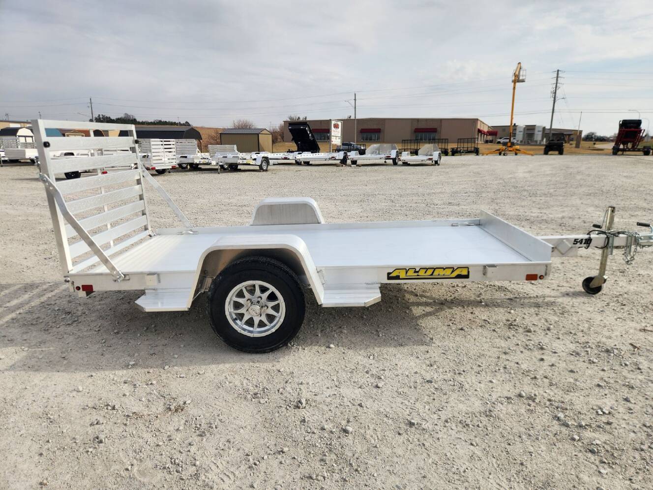 A photo of this 2027 Aluma 5410S