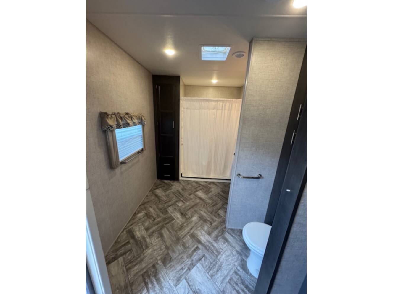A photo of this 2023 Hl Enterprise PREMIER