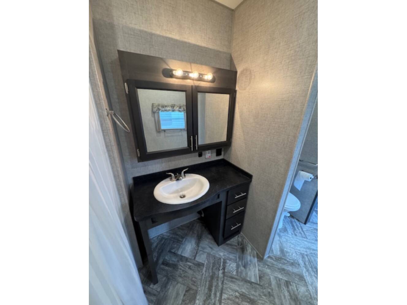A photo of this 2023 Hl Enterprise PREMIER