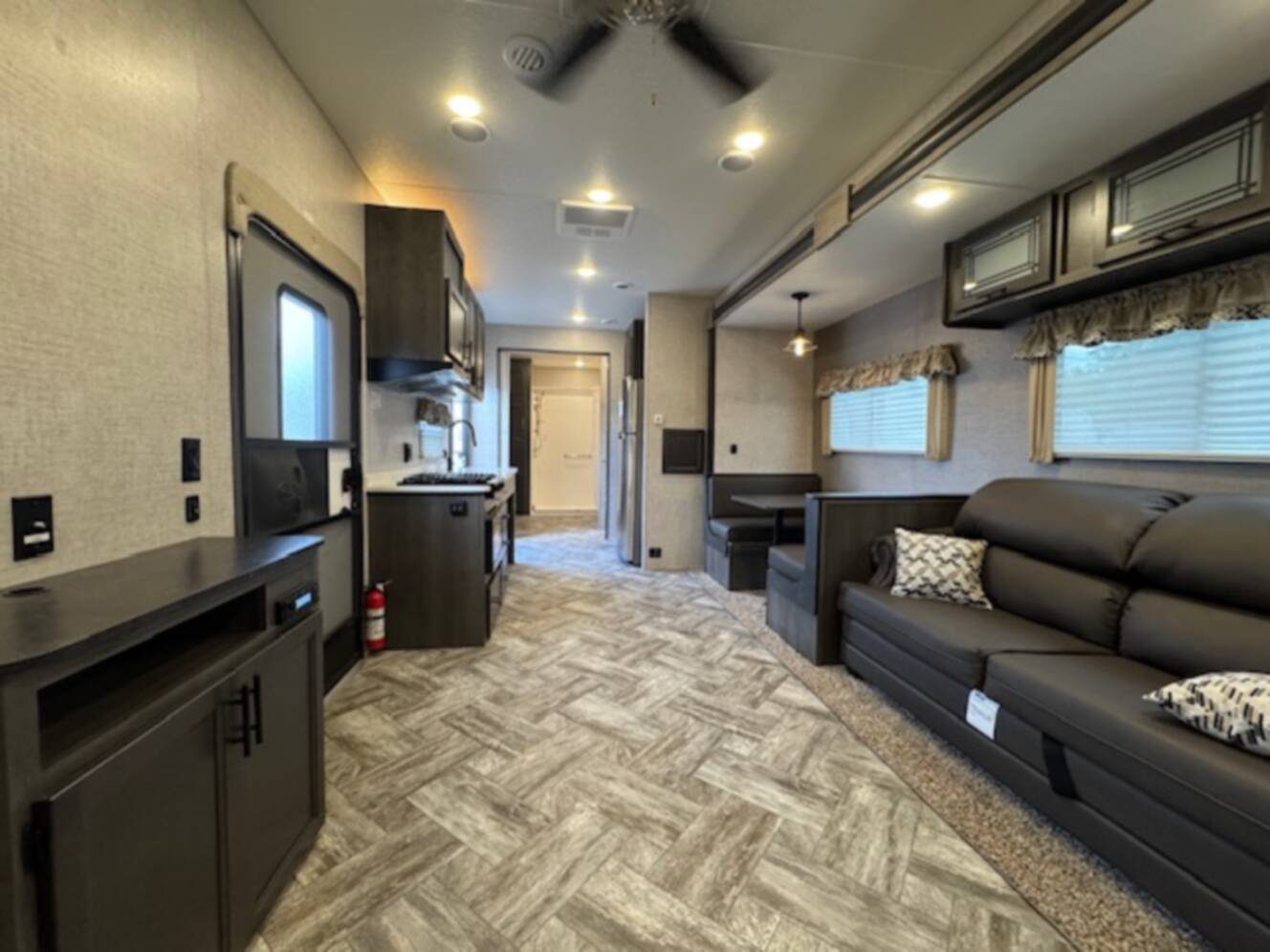 A photo of this 2023 Hl Enterprise PREMIER