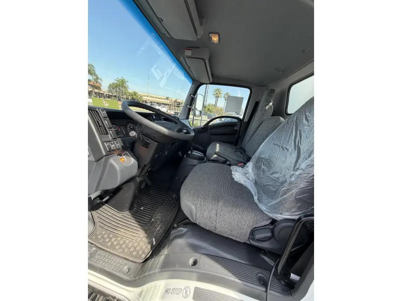 2025 ISUZU NRR GAS