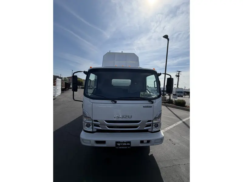 2025 ISUZU NRR GAS