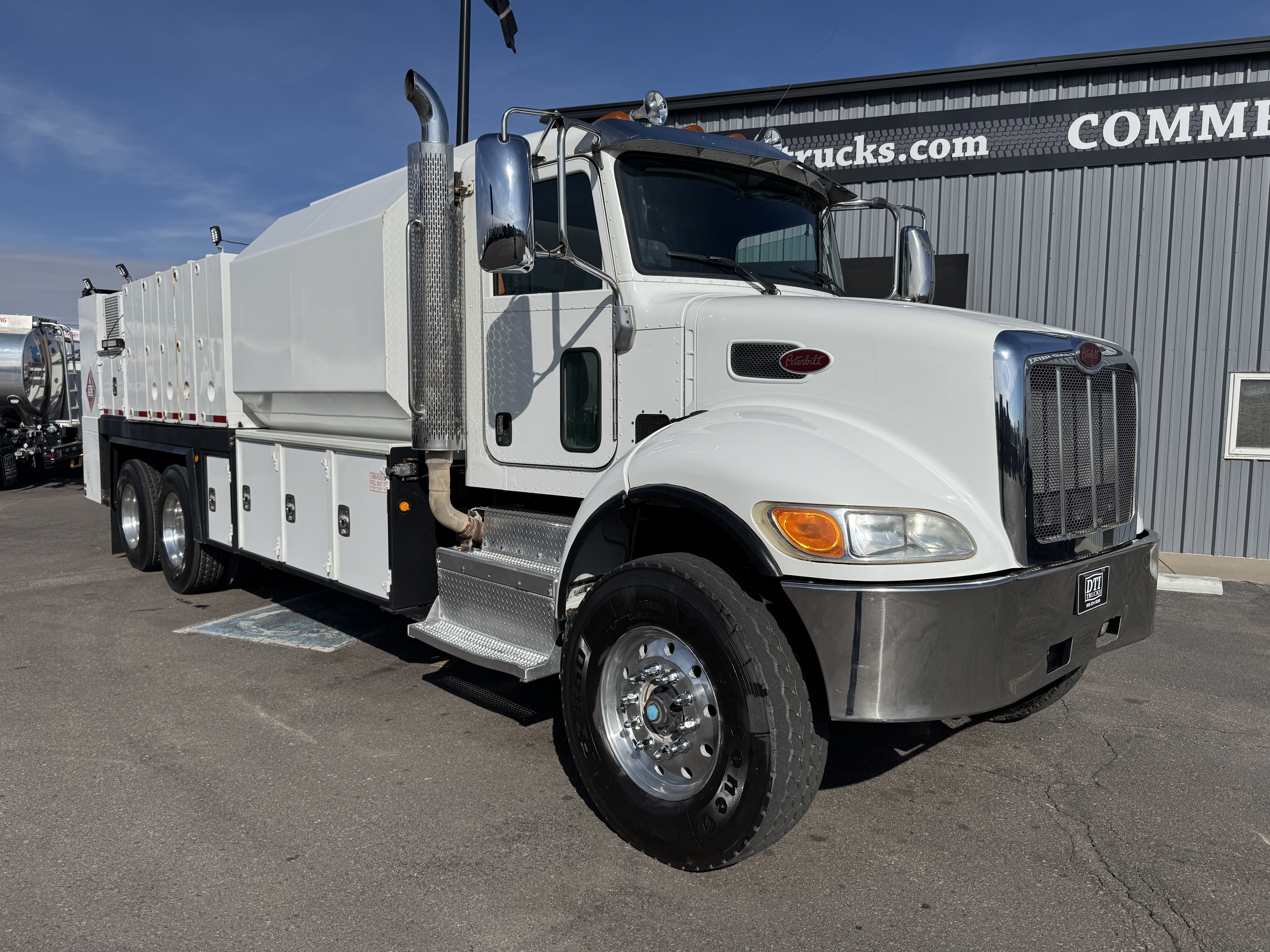 2017 PETERBILT 348 in Wheat Ridge, CO