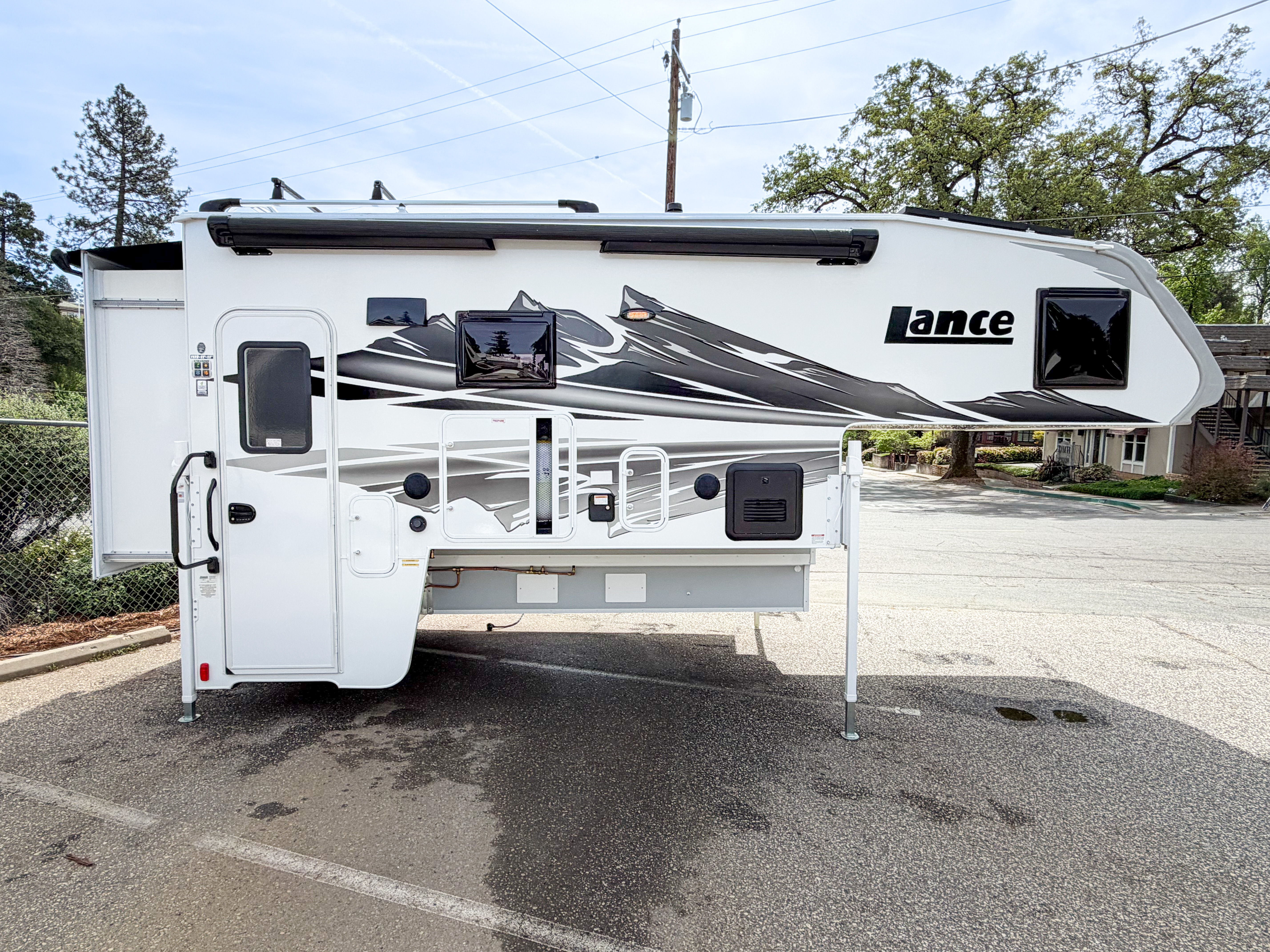 2026 Lance 1172 TRUCK CAMPER in auburn CA