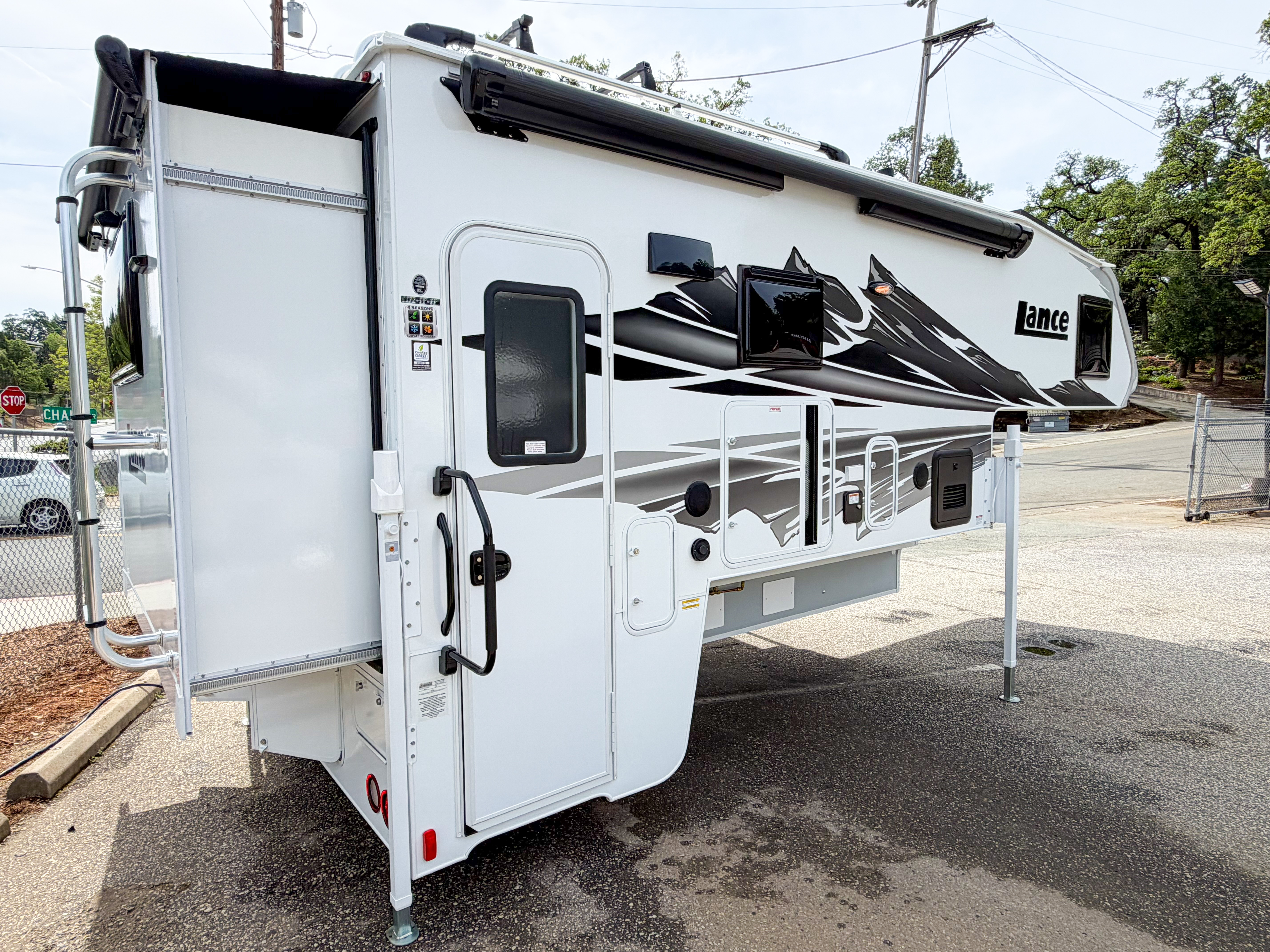 2026 Lance 1172 TRUCK CAMPER in auburn CA