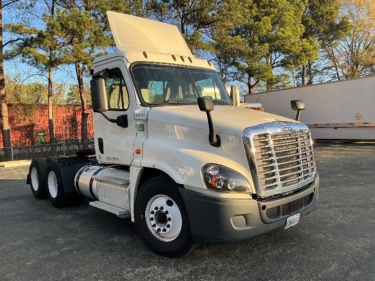 2019 FREIGHTLINER CASCADIA 125 in Mebane, NC