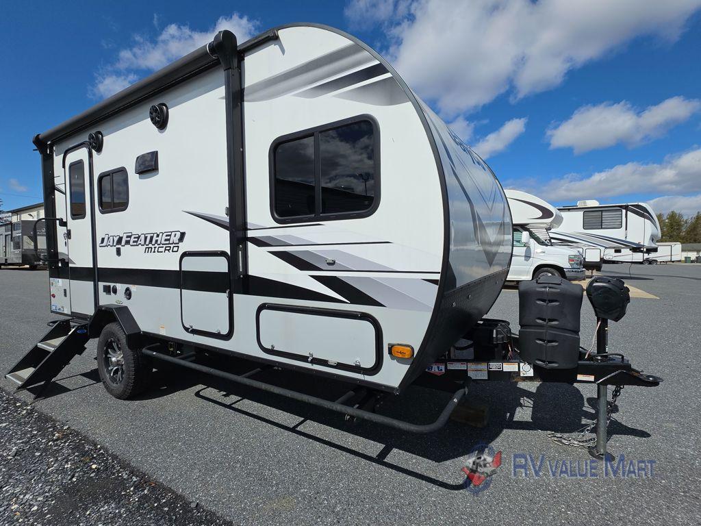 2022 Jayco Jay Feather Micro 166FBS in bath PA