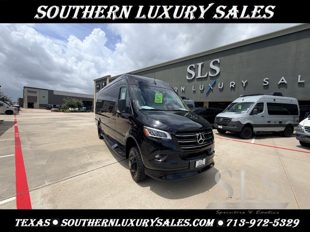 2027 Midwest Automotive Designs Luxe Cruiser D6 AWD RV
