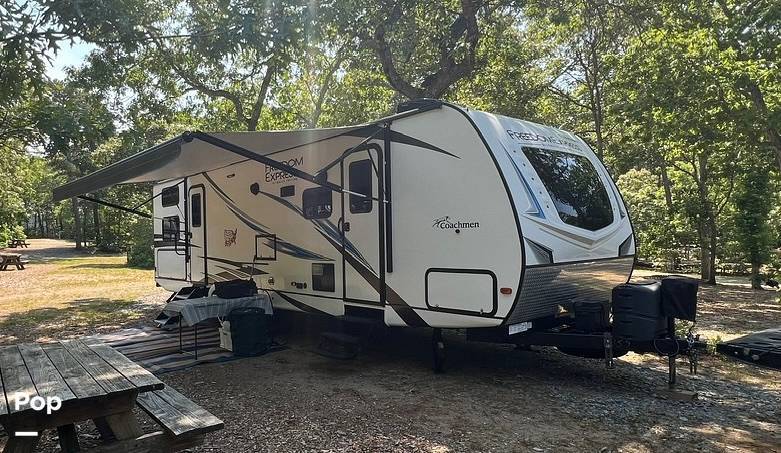 2021 Coachmen Freedom Express 287BHDS in plymouth MA