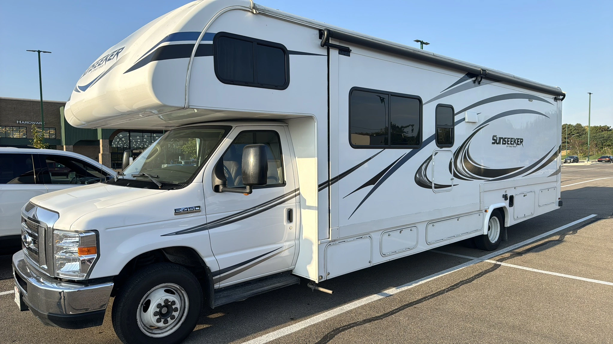 2020 Forest River SUNSEEKER 3270S RV