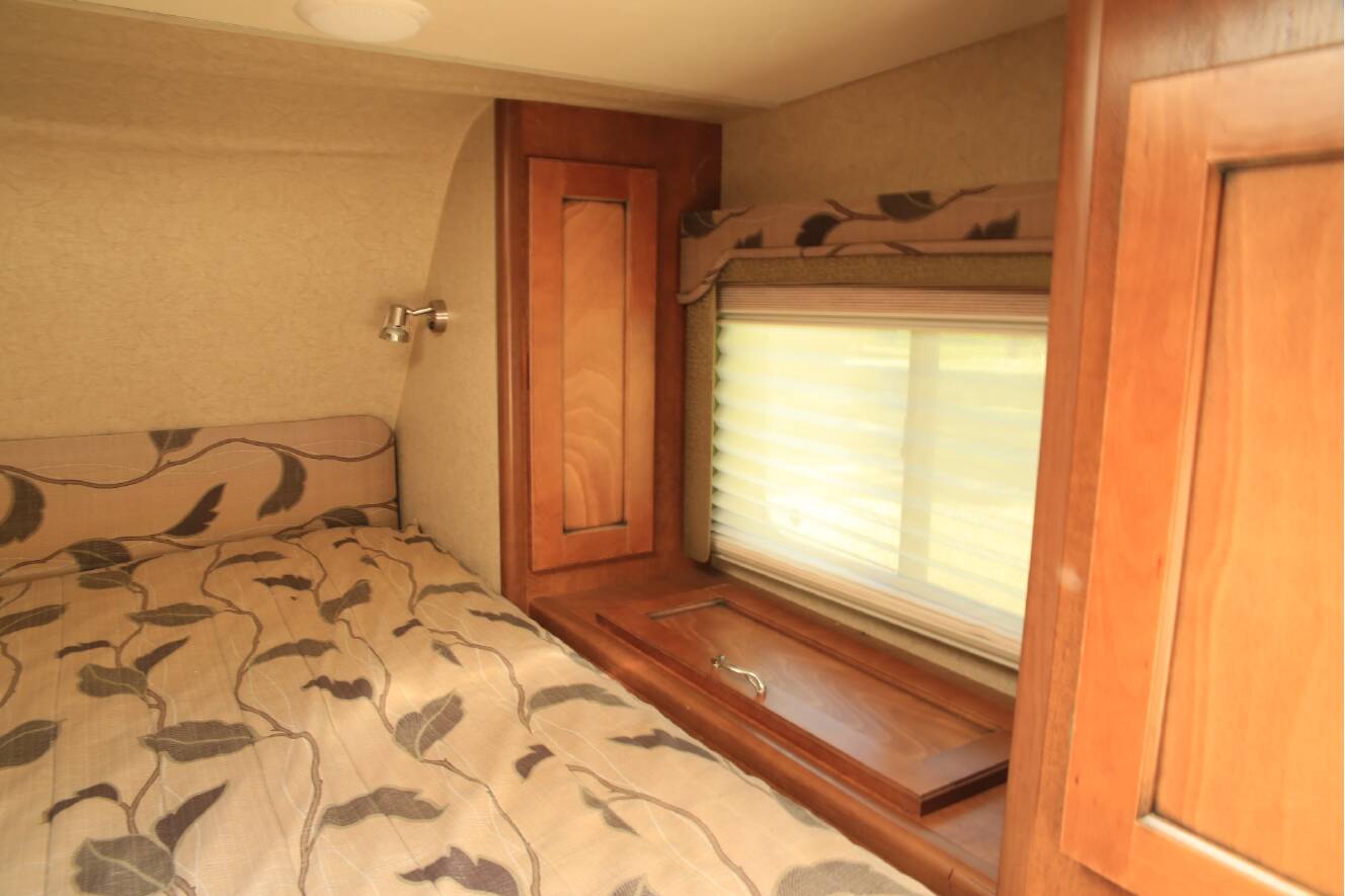 A photo of this 2013 Lance 1050S
