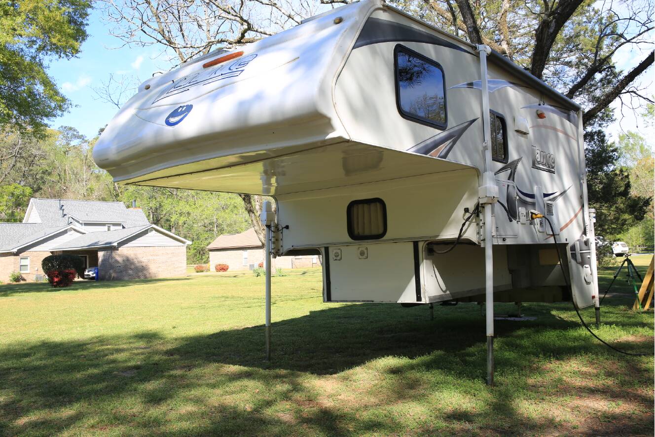 A photo of this 2013 Lance 1050S