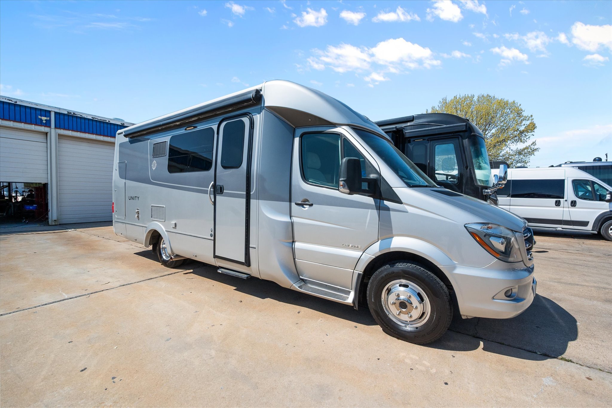 2019 Leisure Travel UNITY U24MB Class B+ RV