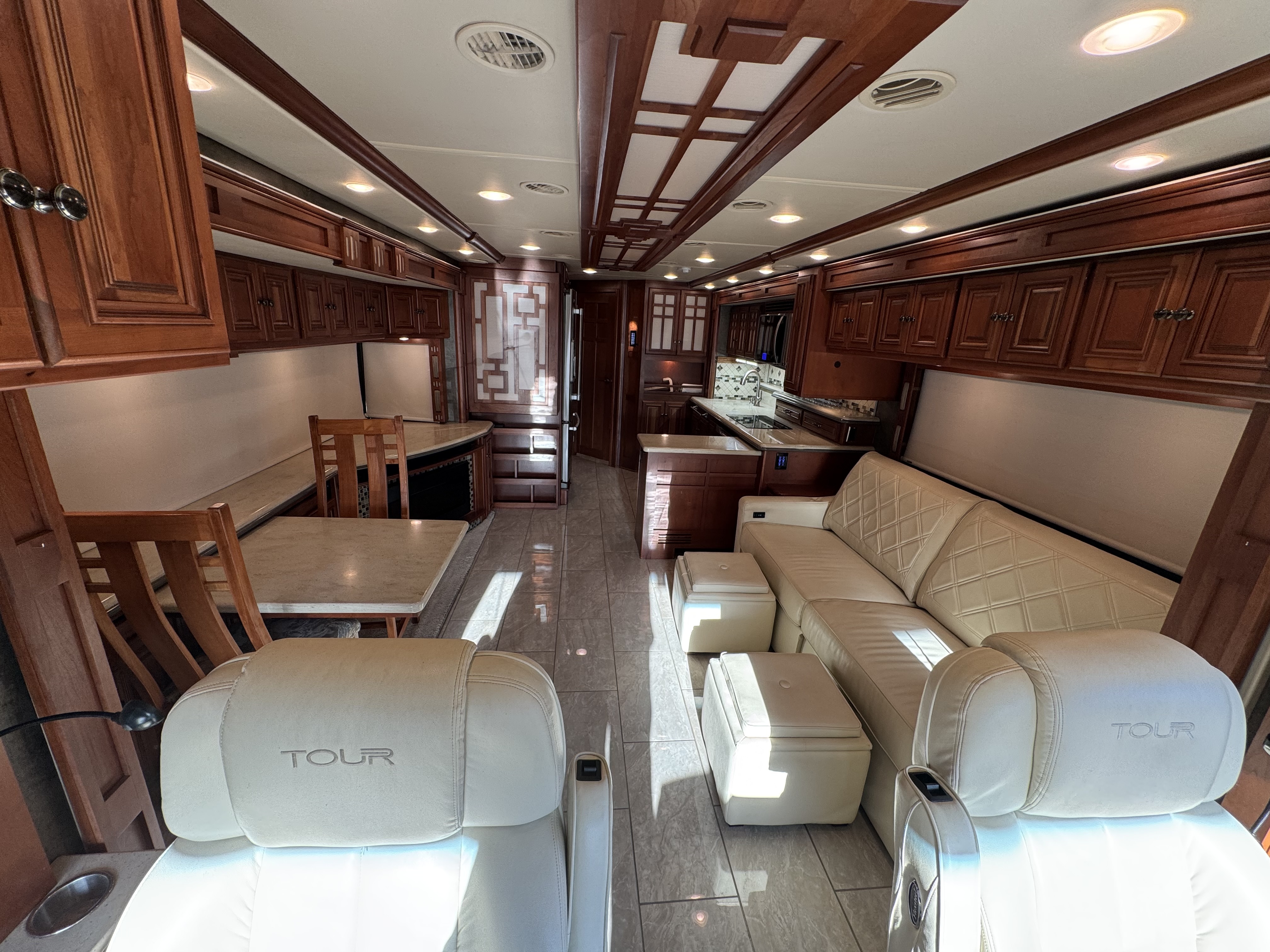 2016 Winnebago TOUR 42QD in dallas TX