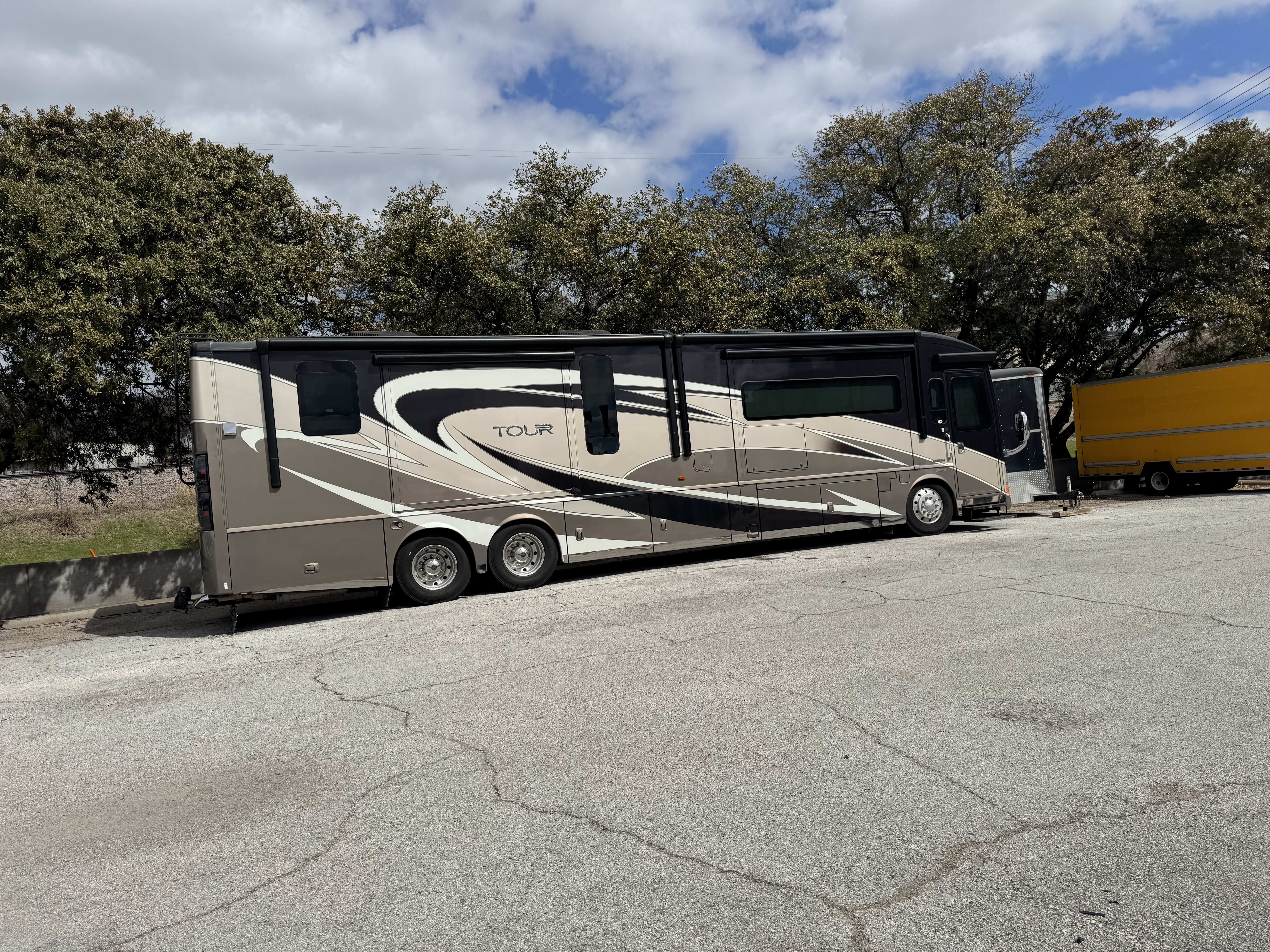 2016 Winnebago TOUR 42QD RV