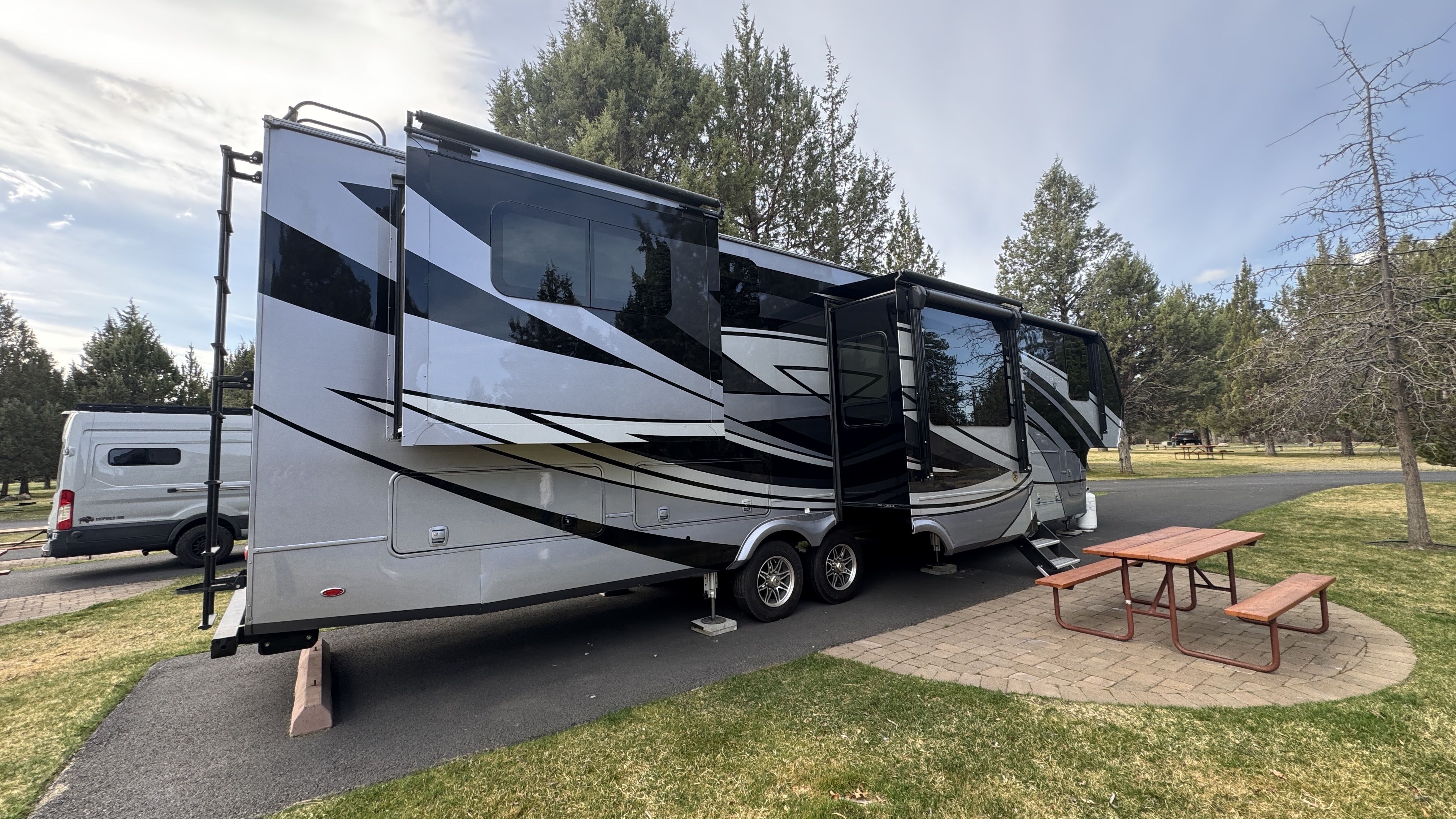 2022 Vanleigh BEACON 42RDB in sisters OR