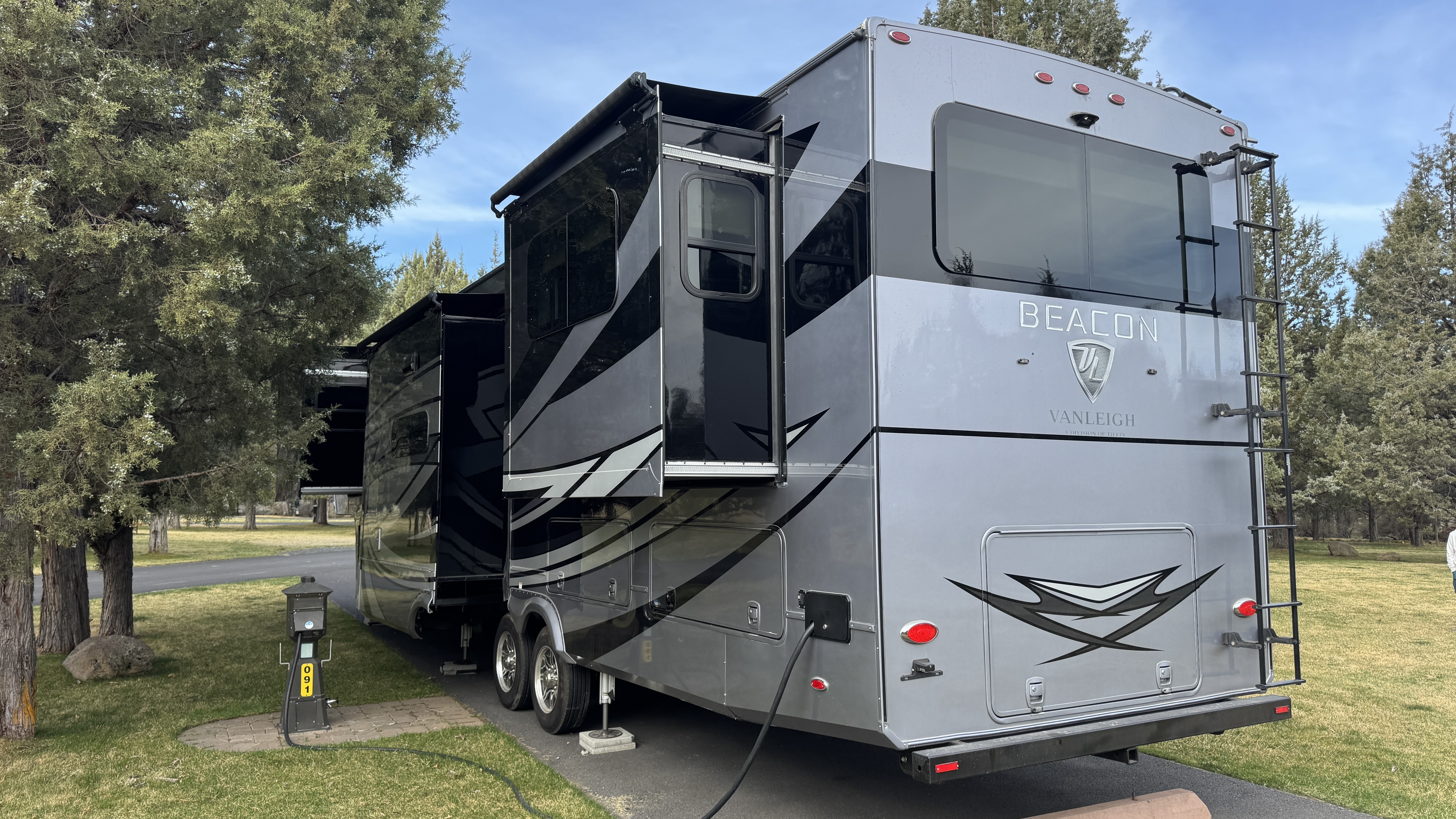 2022 Vanleigh BEACON 42RDB in sisters OR