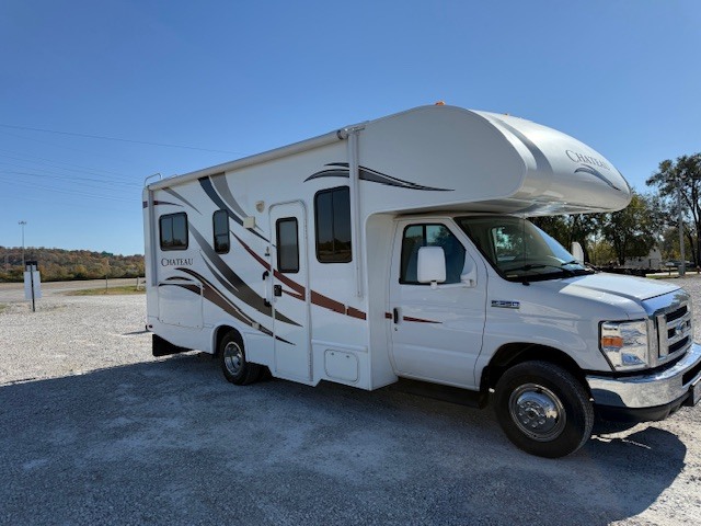 2012 Thor Motor Coach CHATEAU 23U RV