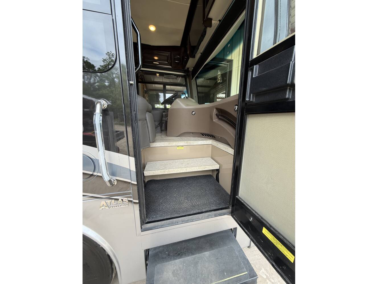 A photo of this 2019 Thor Motor Coach TUSCANY 45MX