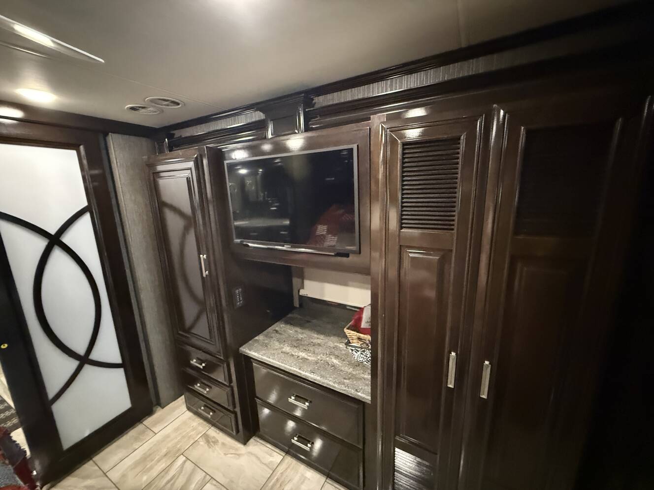 A photo of this 2019 Thor Motor Coach TUSCANY 45MX