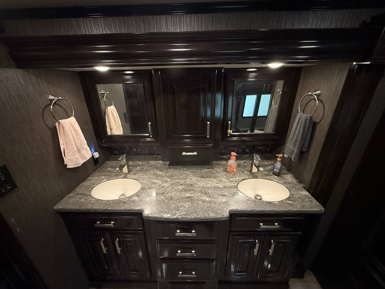 A photo of this 2019 Thor Motor Coach TUSCANY 45MX