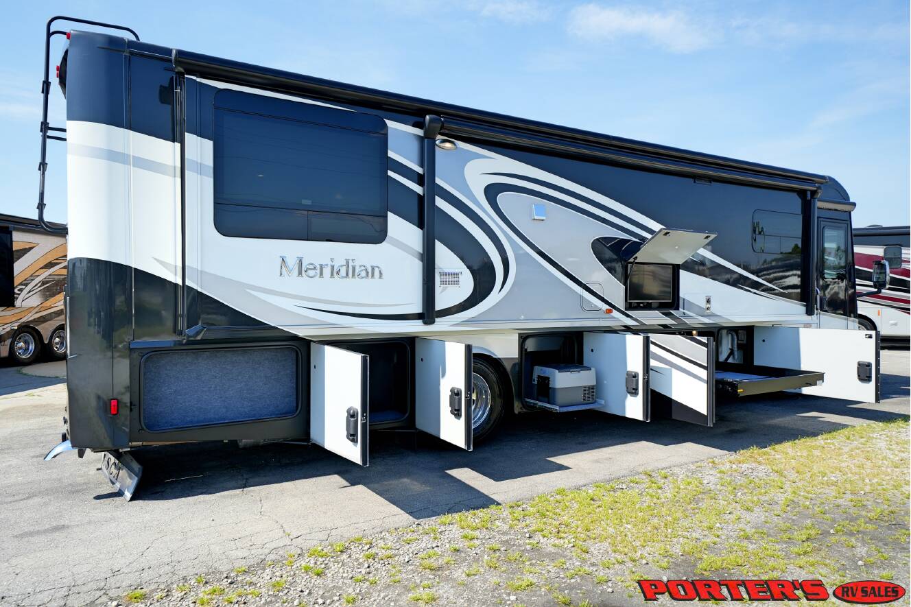 A photo of this 2016 Itasca MERIDIAN 36M
