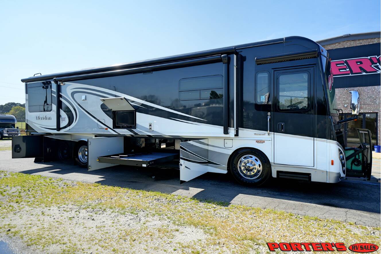 A photo of this 2016 Itasca MERIDIAN 36M