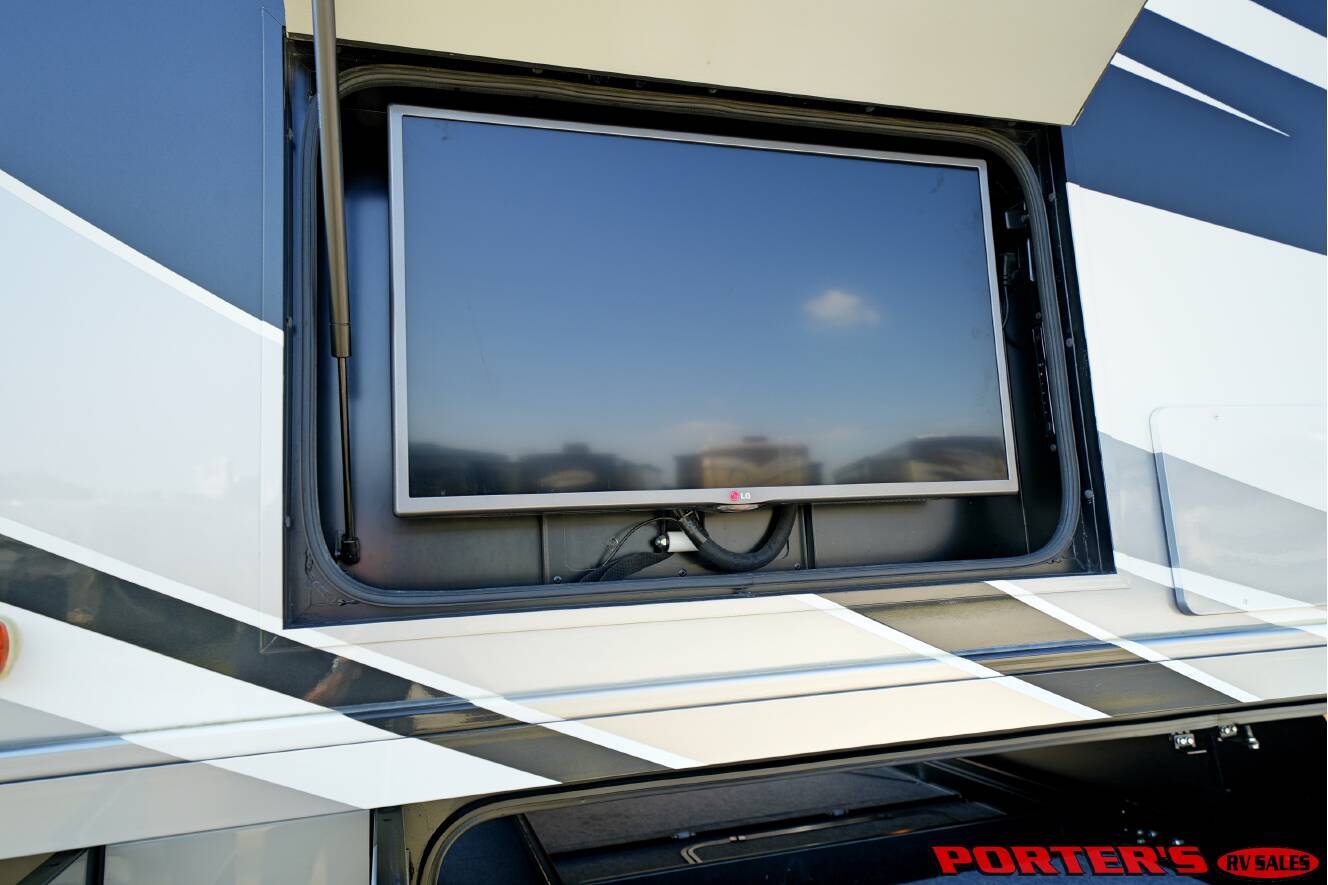 A photo of this 2016 Itasca MERIDIAN 36M