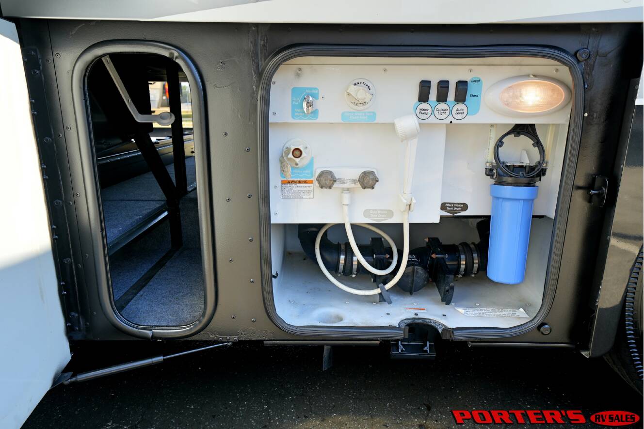 A photo of this 2016 Itasca MERIDIAN 36M