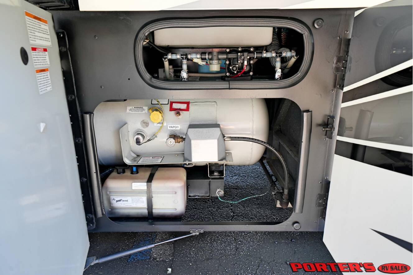 A photo of this 2016 Itasca MERIDIAN 36M