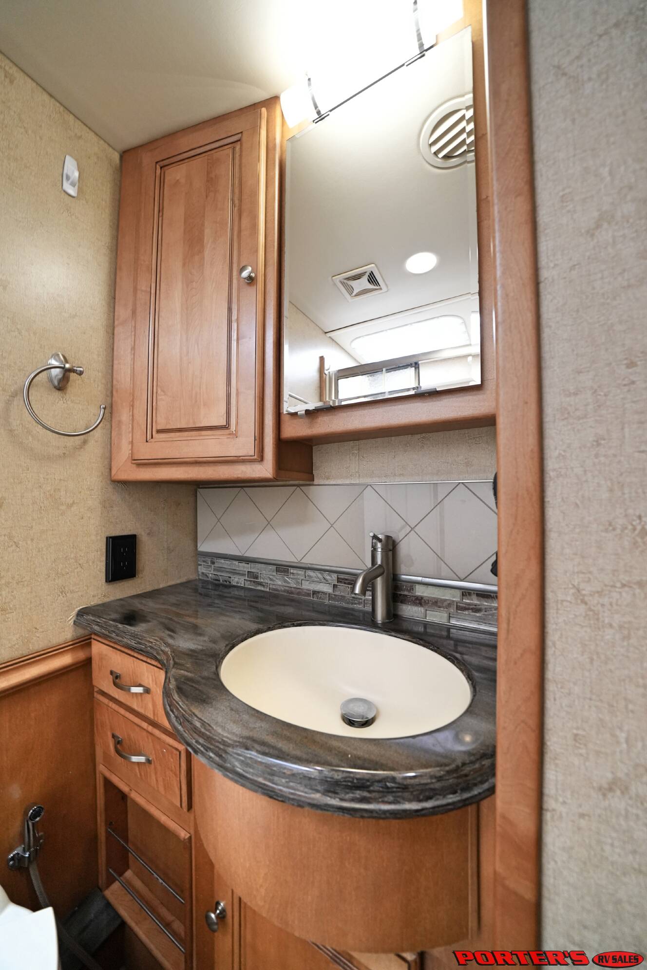 A photo of this 2016 Itasca MERIDIAN 36M