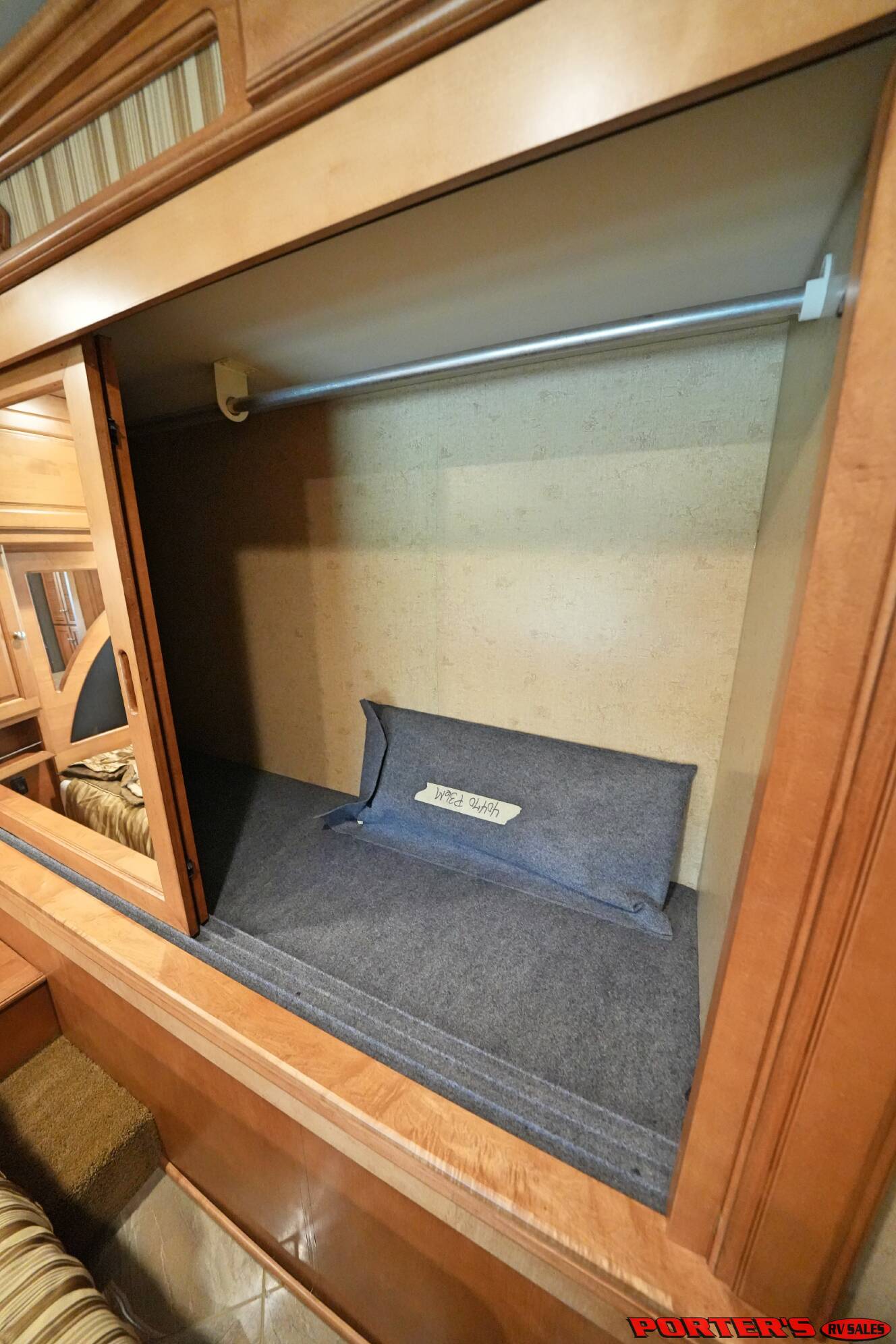 A photo of this 2016 Itasca MERIDIAN 36M