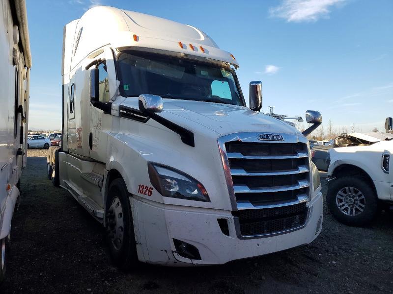 2021 FREIGHTLINER CASCADIA in Eugene, OR
