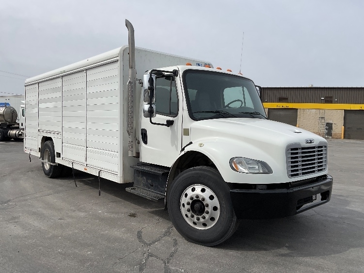 2018 FREIGHTLINER BUSINESS CLASS M2 106 in Milwaukee, WI