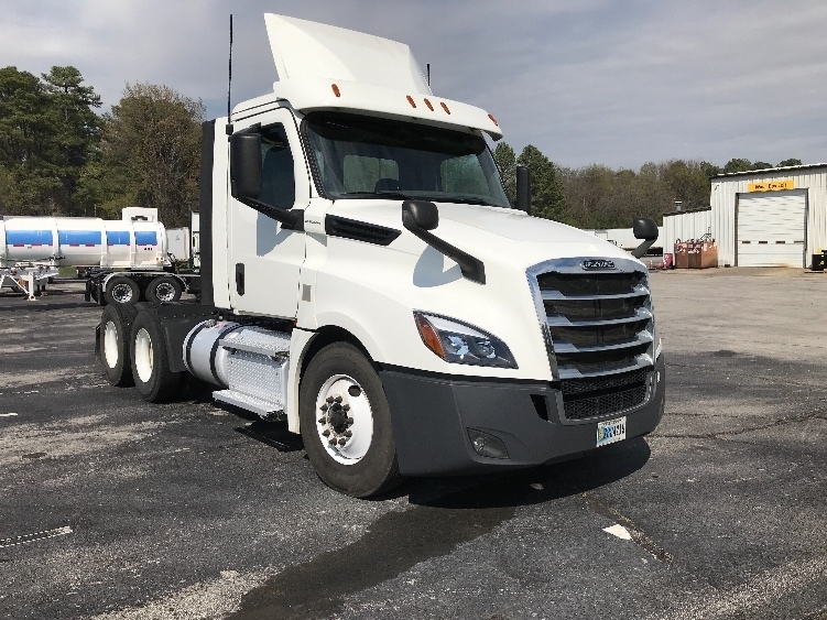 2020 FREIGHTLINER CASCADIA 126 in Decatur, AL