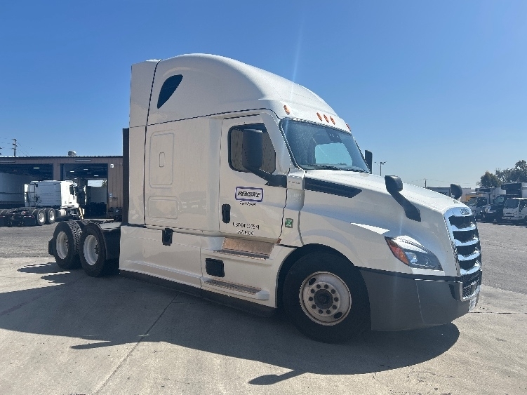 2021 FREIGHTLINER CASCADIA 126 in Las Vegas, NV