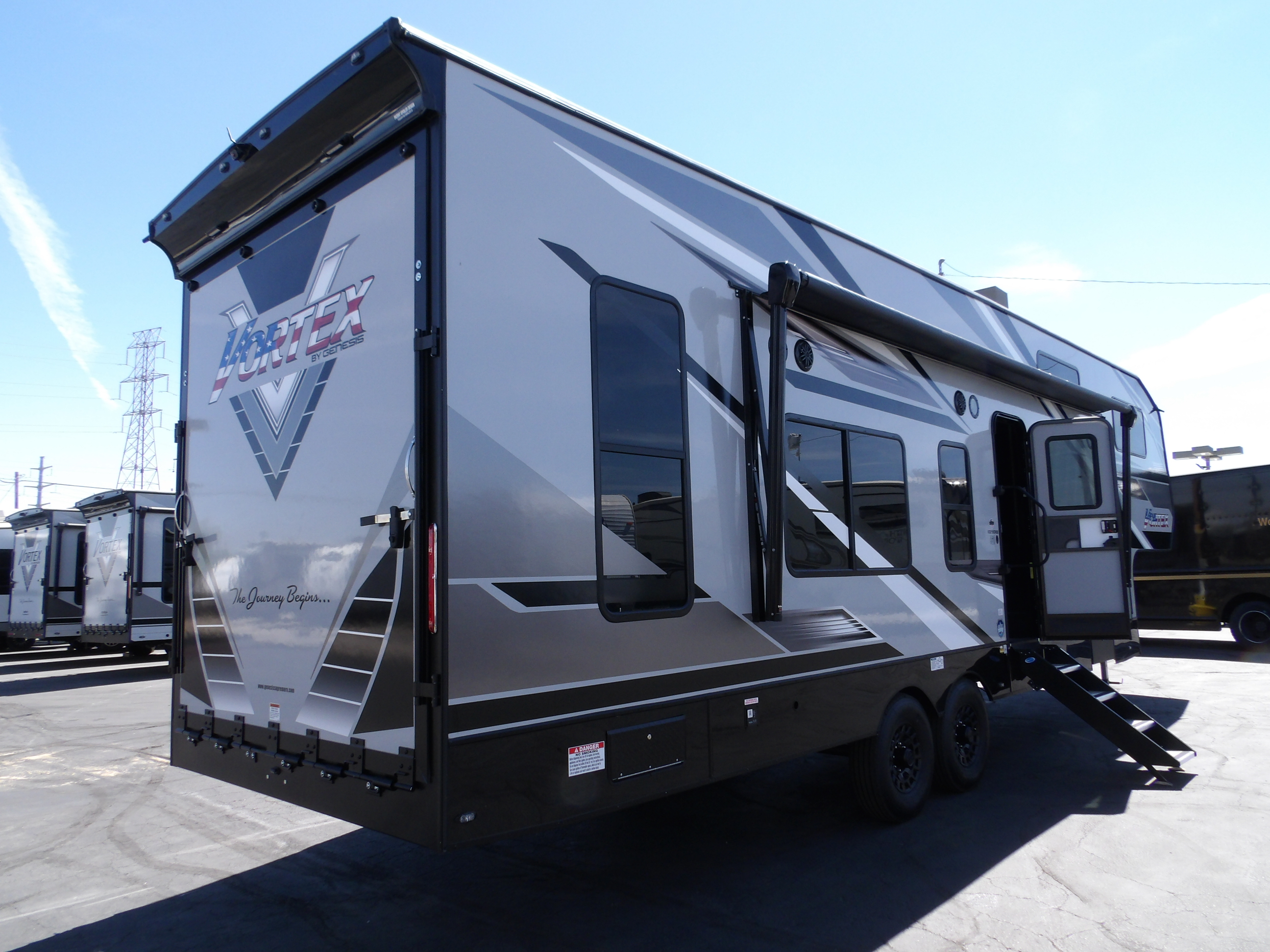 2027 Genesis Supreme Rv VORTEX 3219CRSB 3219SCRB in hesperia CA